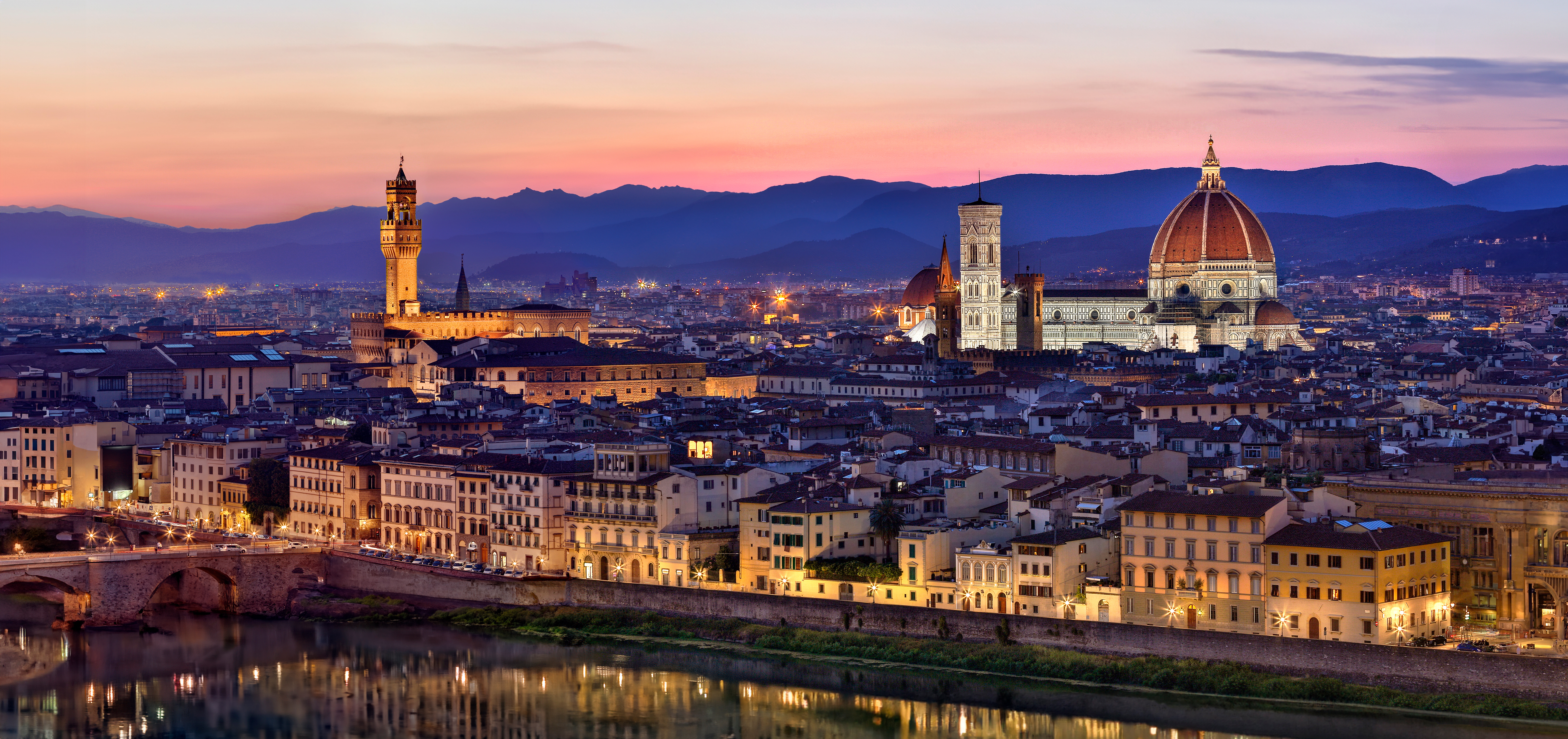 Veduta della Cattedrale di Santa Maria del Fiore a Firenze